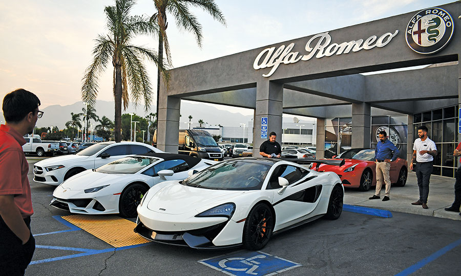 LSV Automobile showroom